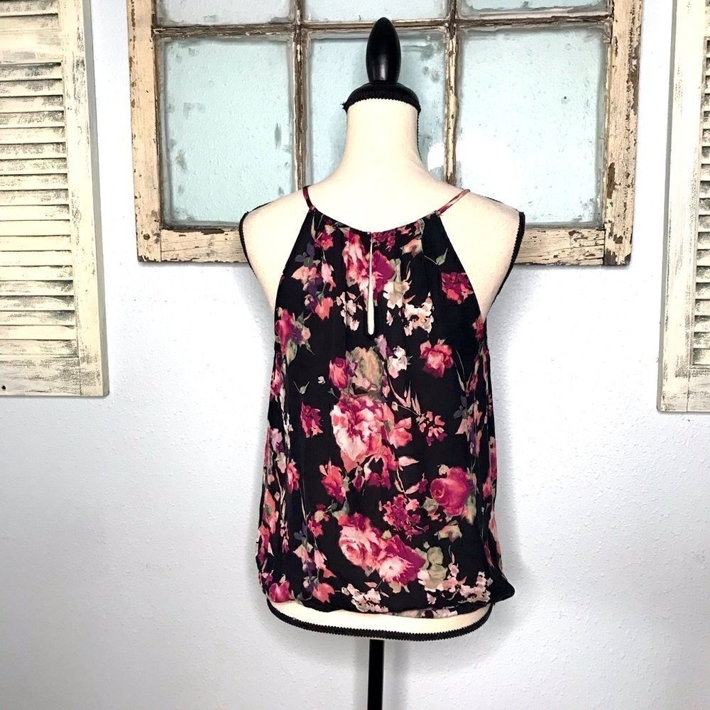 Beautiful Floral Halter top - Picture 8 of 10